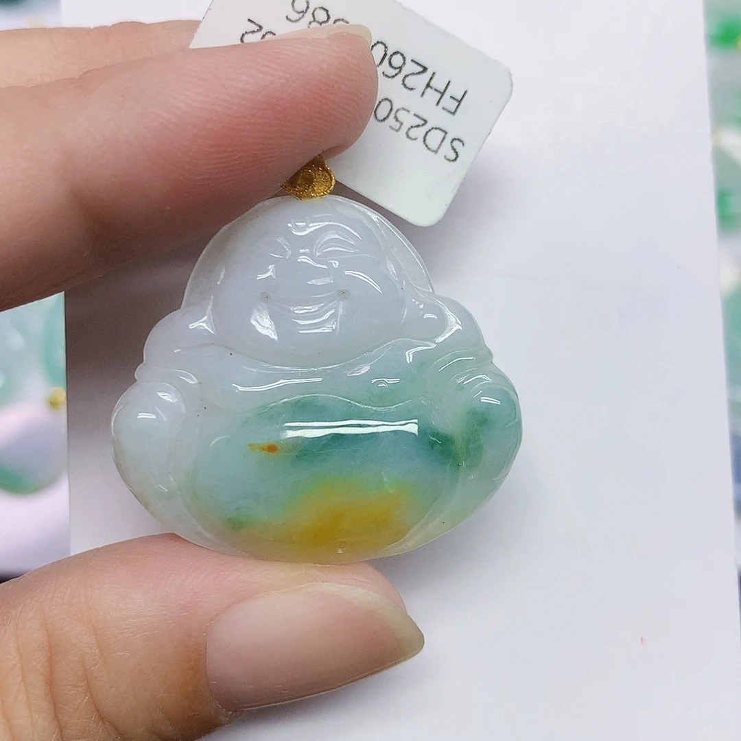 小***六翡翠18K金镶嵌颈饰佛公