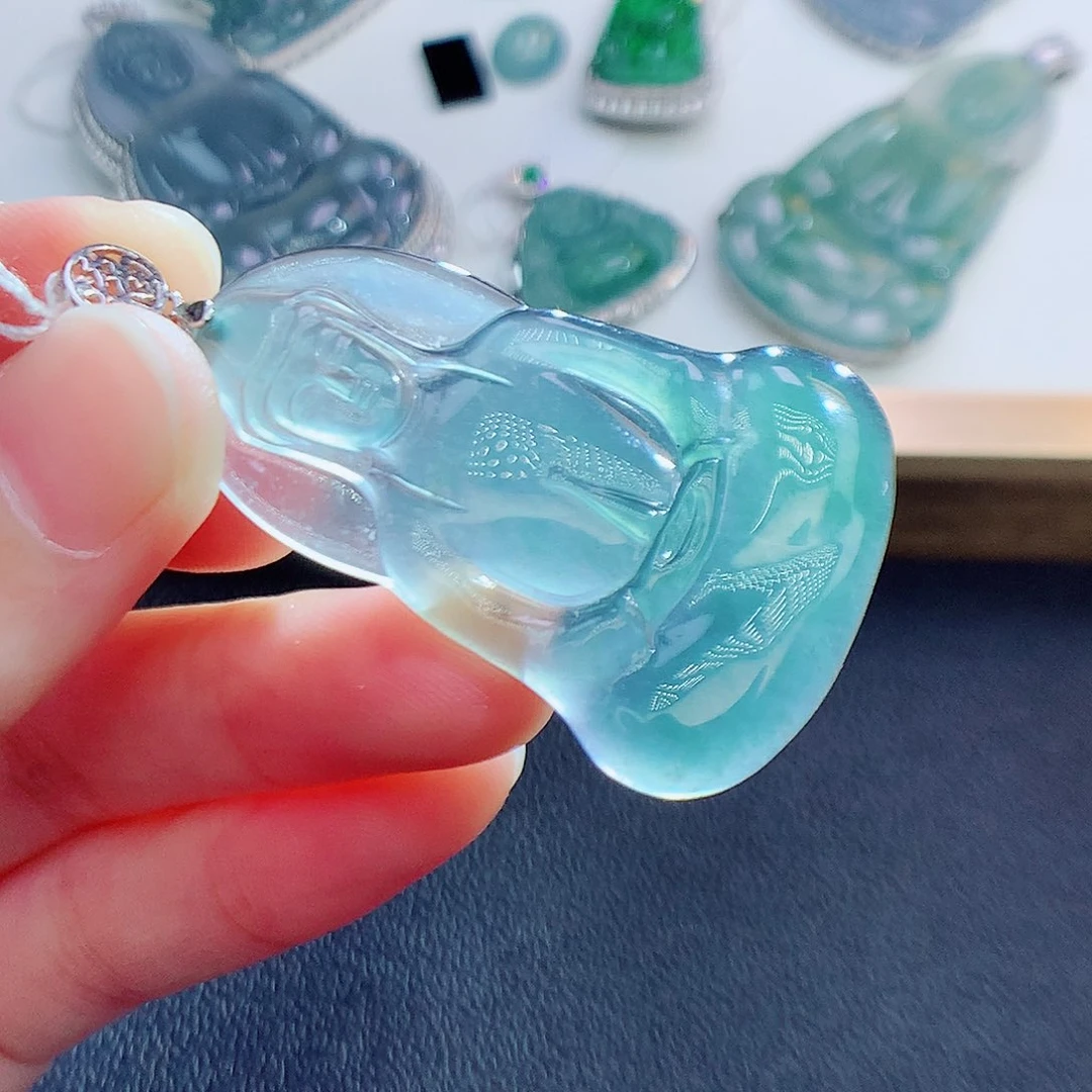 翡翠颈饰未镶嵌翡翠
