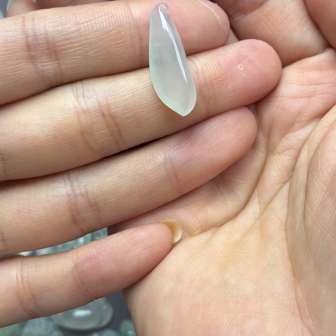 颈饰未镶嵌翡翠白冰瓜