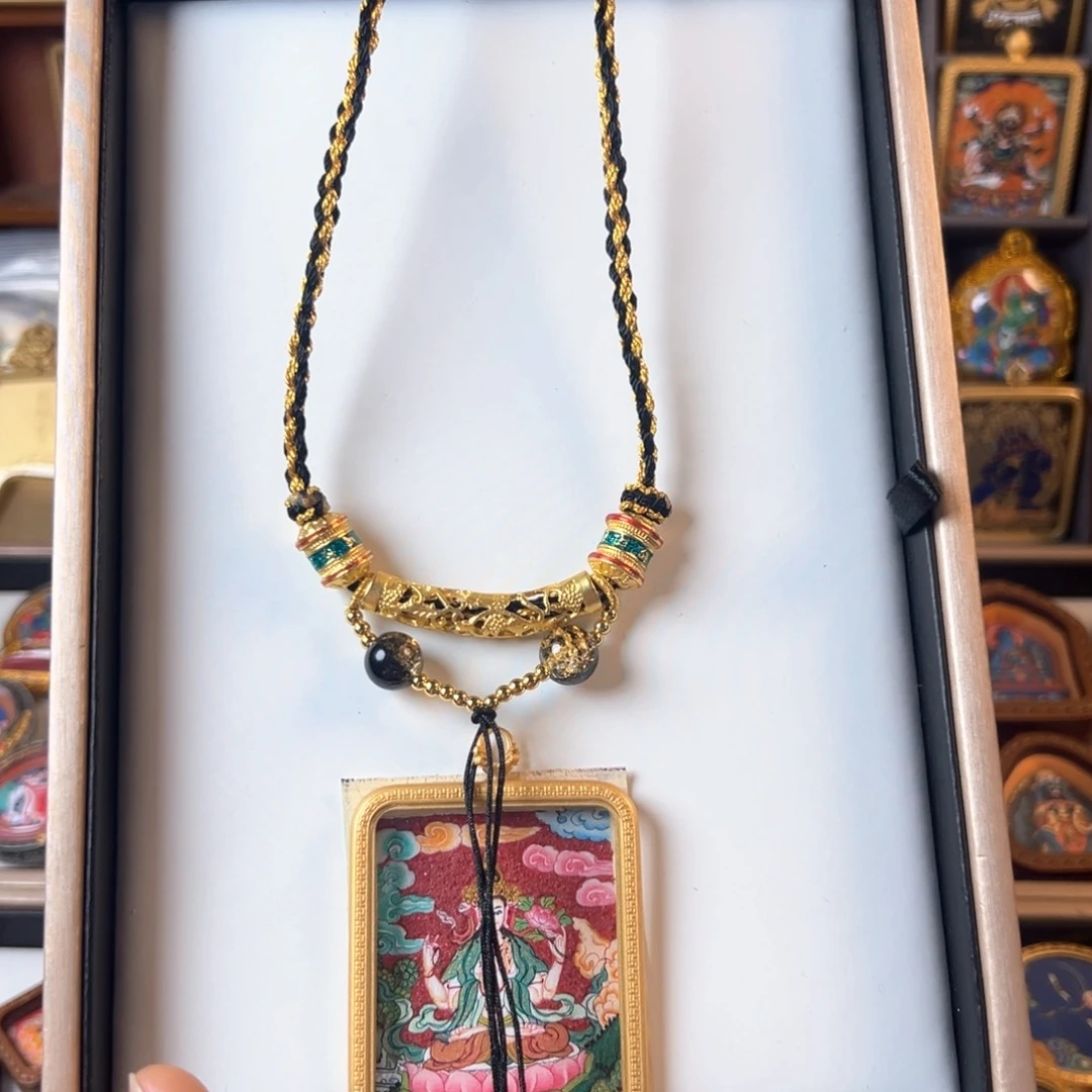 吊坠拉*。装裱画单面铜四臂