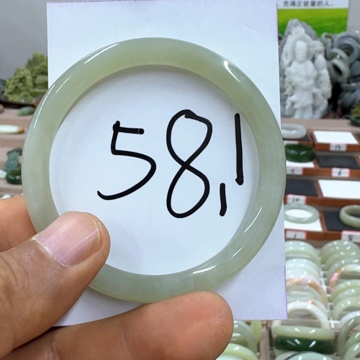 广***为和田玉手镯未镶嵌