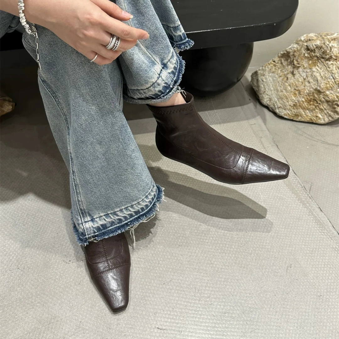 方头短靴女2025秋冬靴子新款瘦瘦女靴低跟短筒靴高跟鞋小众马丁靴
