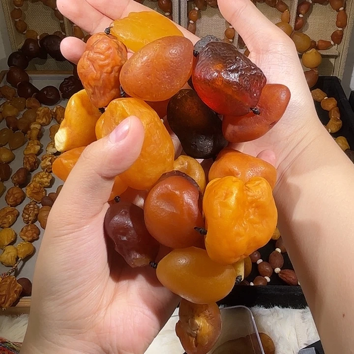 琥珀未镶嵌颈饰全皮蜜蜡项链