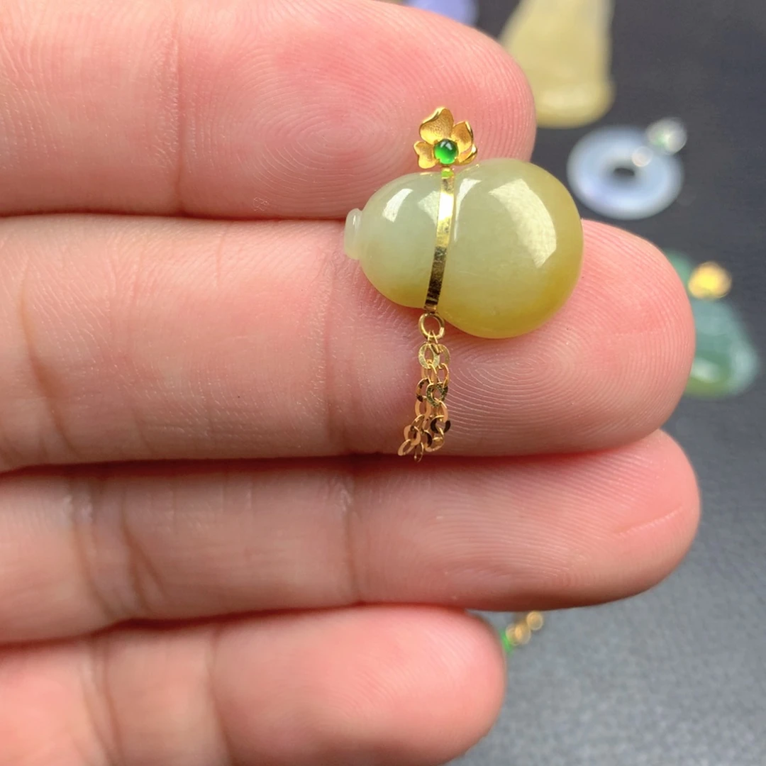 【闪购商品】颈饰18K金镶嵌翡翠翡翠