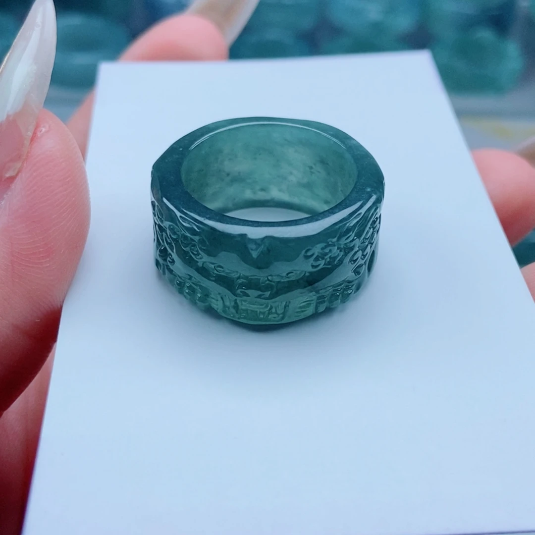 翡翠未镶嵌戒指翡翠