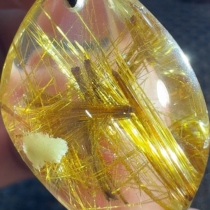 五***安未镶嵌颈饰水晶好
