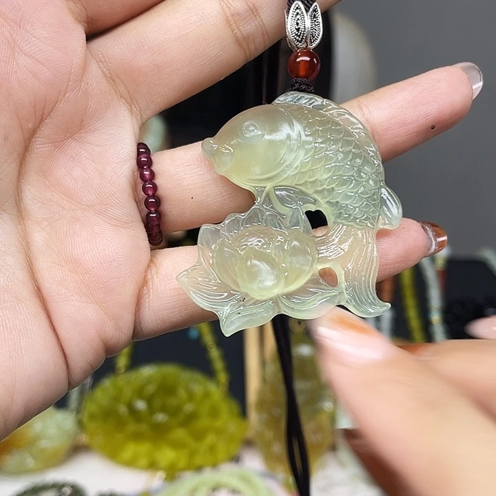 未镶嵌蛇纹石玉颈饰