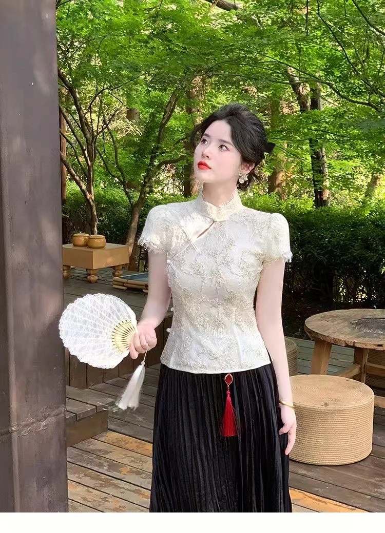 蕾丝斜襟小衫（码号偏小，建议拍大