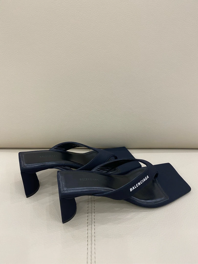 全新未使用 Balenciaga/巴黎世家 夹脚凉鞋 黑色35码 适合34-34.5