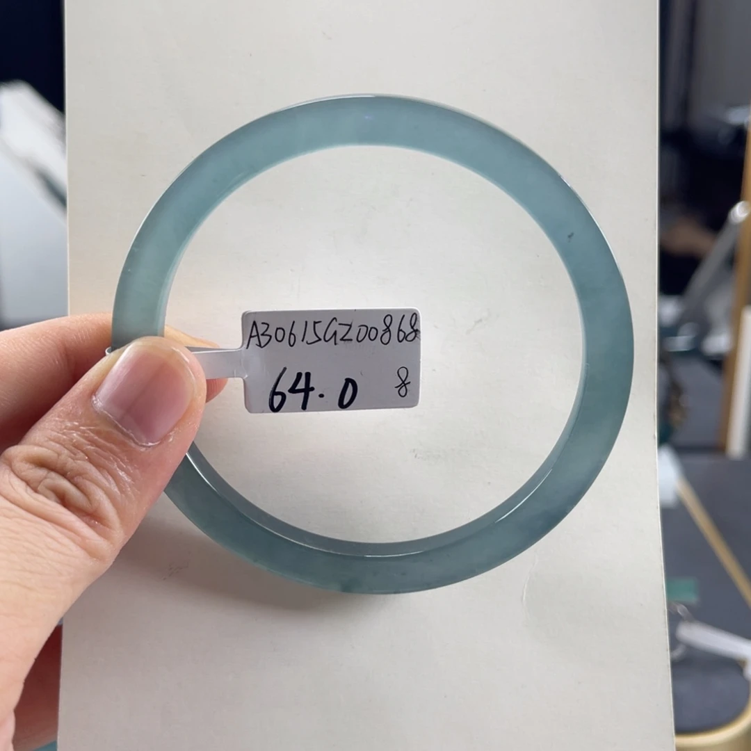 南***️翡翠未镶嵌手镯64.08