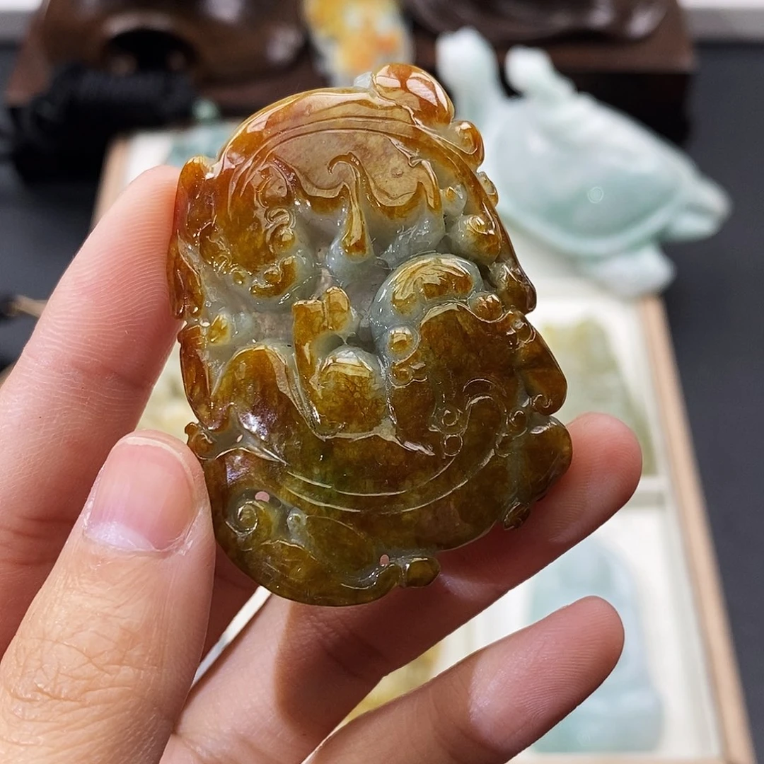 莲***心翡翠未镶嵌颈饰缅甸翡翠a货