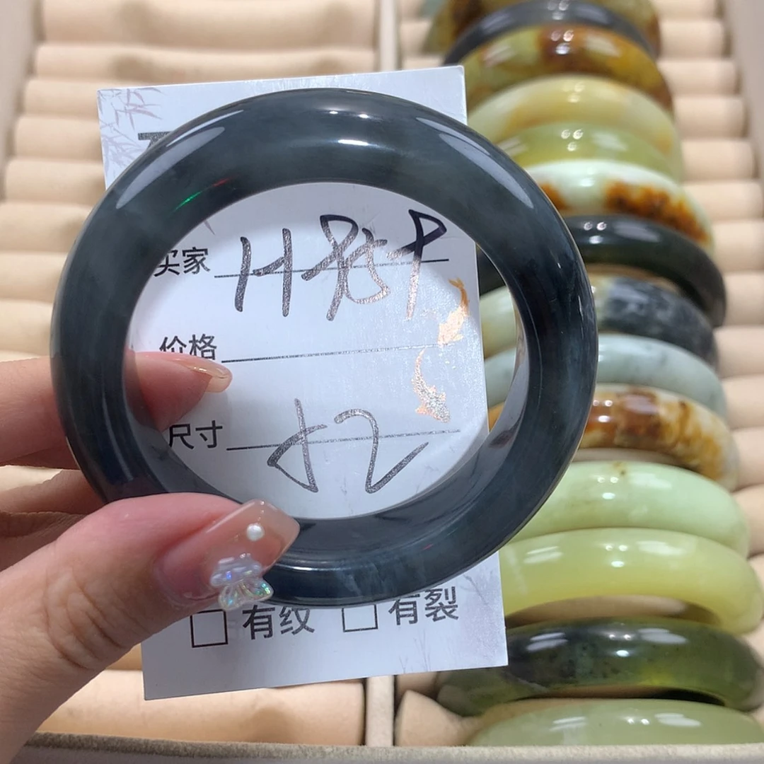 【闪购商品】未镶嵌蛇纹石玉手镯