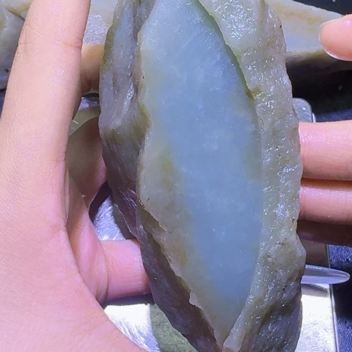和田玉未镶嵌珠宝半成品