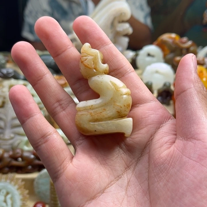 和田玉（糖玉）未镶嵌颈饰