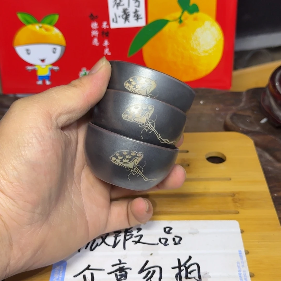 微瑕疵介意勿拍陶瓷器皿S825荷花
