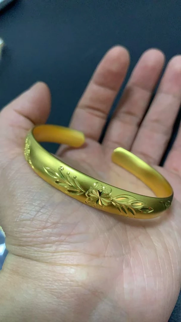 A84 大花开口手镯