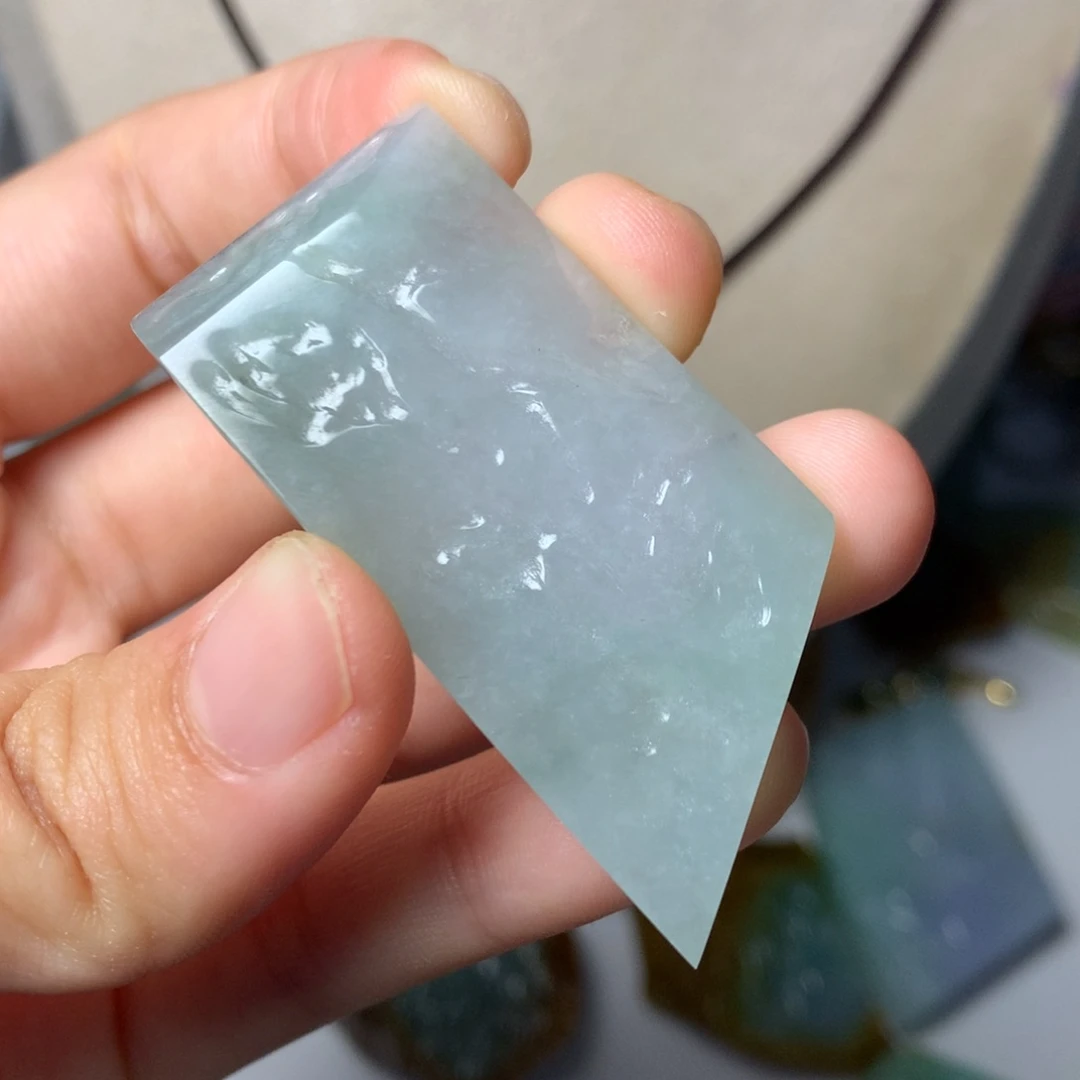 翡翠颈饰未镶嵌吊坠