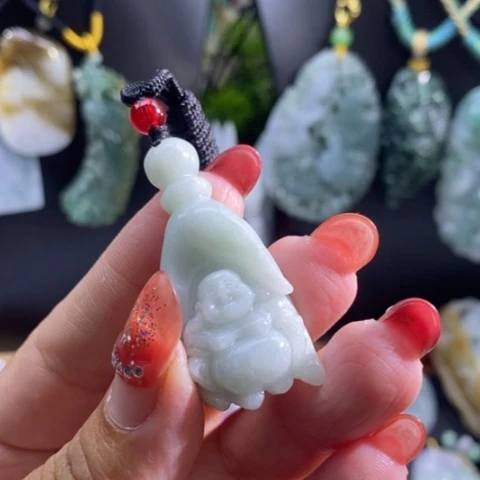 【闪购商品】颈饰未镶嵌翡翠佛