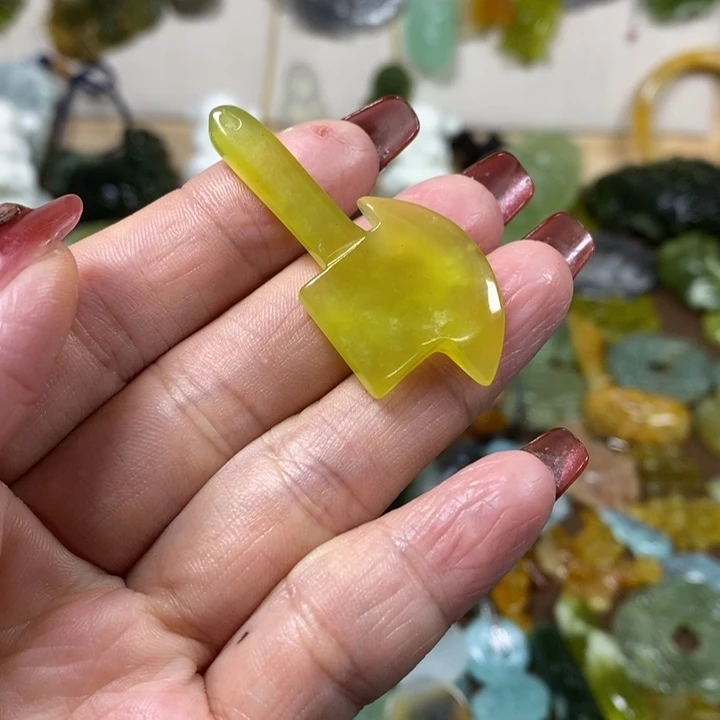 蛇纹石玉未镶嵌吊坠