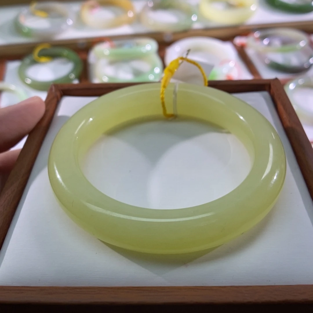 【闪购商品】未镶嵌手镯和田玉（黄玉）