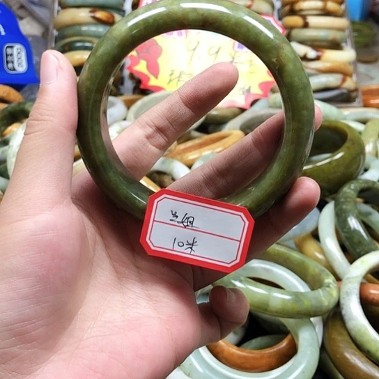 未镶嵌蛇纹石玉手镯兰*