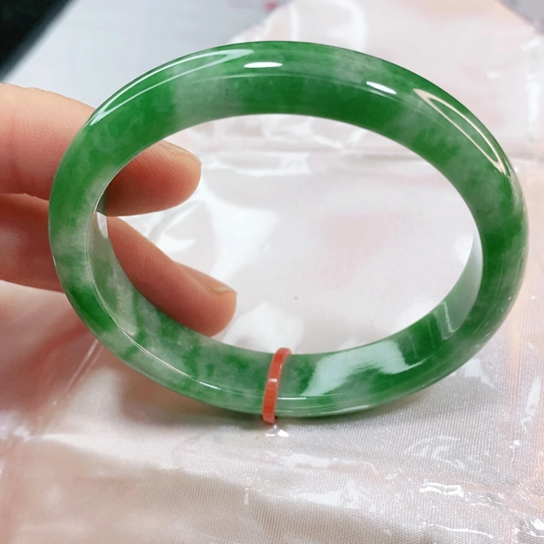 翡翠手镯未镶嵌53圈口贵妃