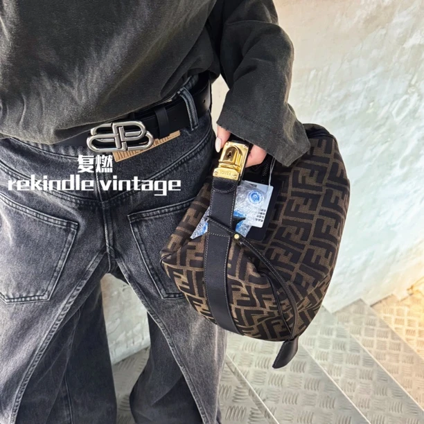 95新 FENDI/芬迪 复燃精选/老花金扣饭盒手提包