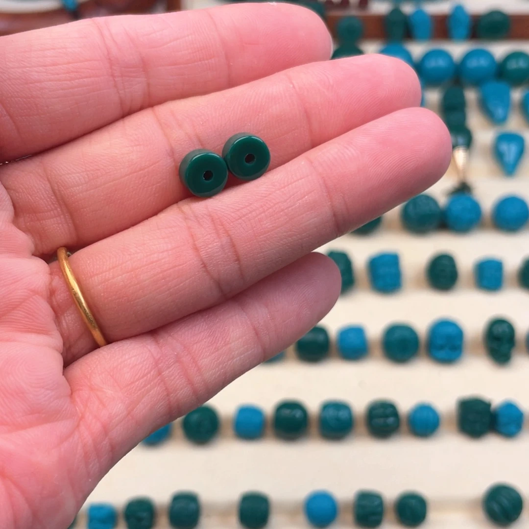 琉璃颈饰i*油绿色卡药片