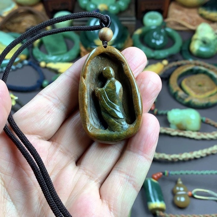 吊坠(赠链)未镶嵌岫岩河磨玉（透闪石质玉）