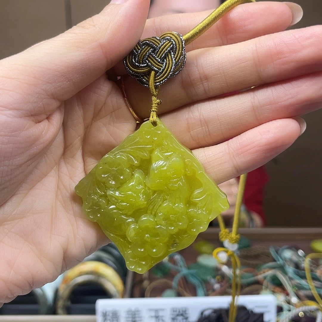 和田玉（糖玉）未镶嵌颈饰