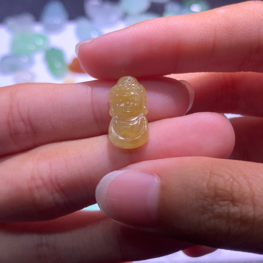 颈饰未镶嵌翡翠佛