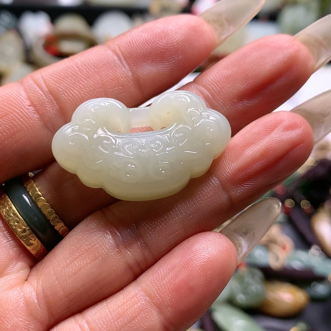 和田玉吊坠未镶嵌