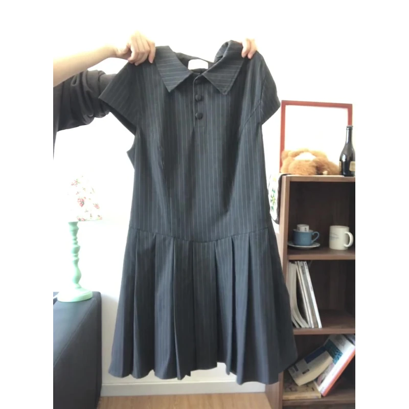 连衣裙女2025夏季新款法式气质翻领设计感收腰显瘦条纹百褶裙子