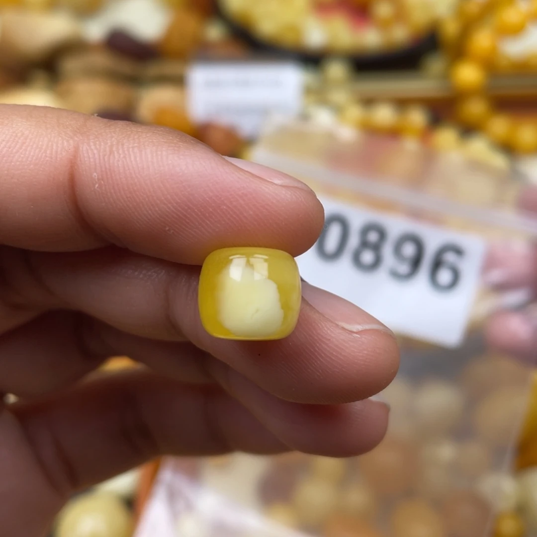 琥珀珠宝奇石未镶嵌10.9