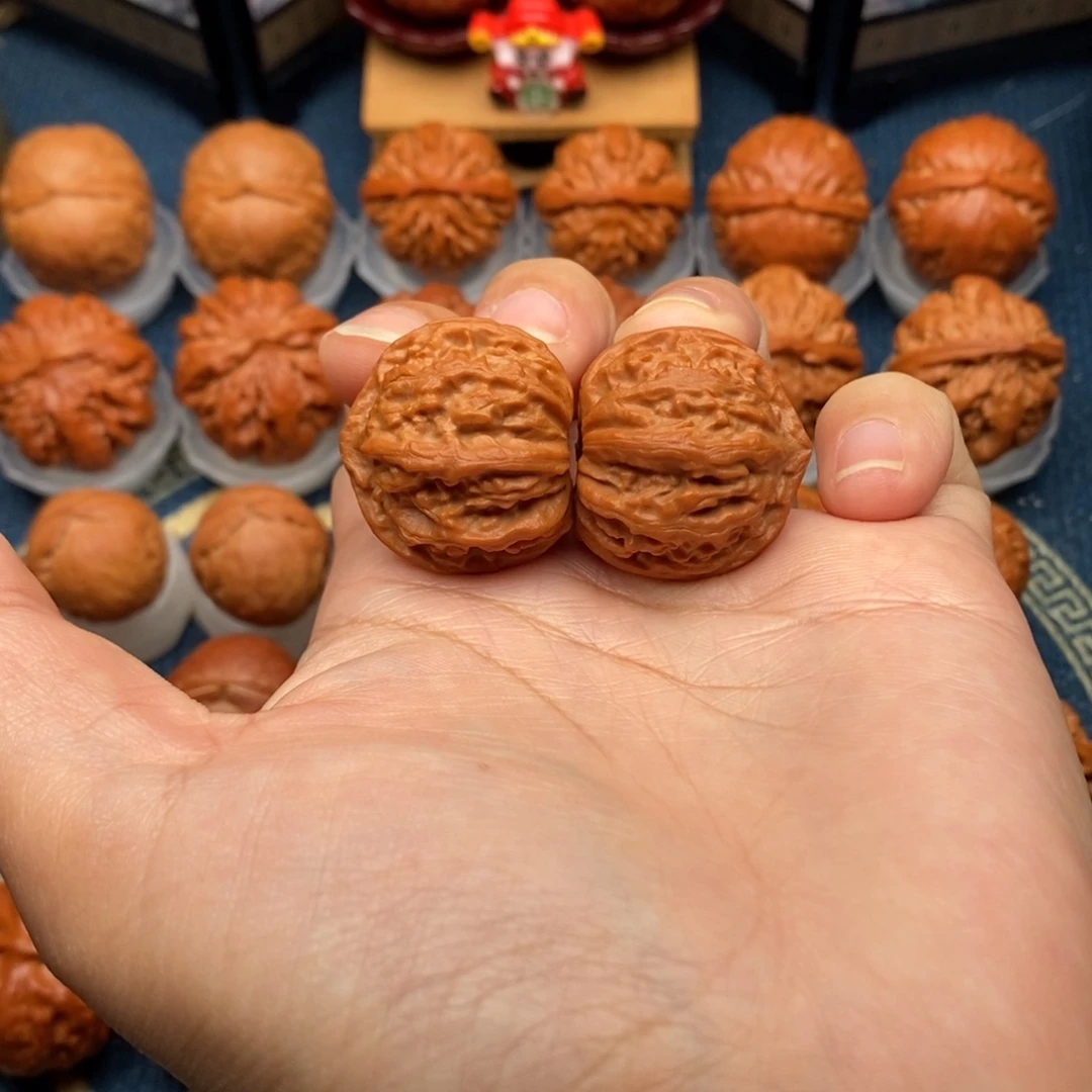 文玩核桃把件桃心粗筋