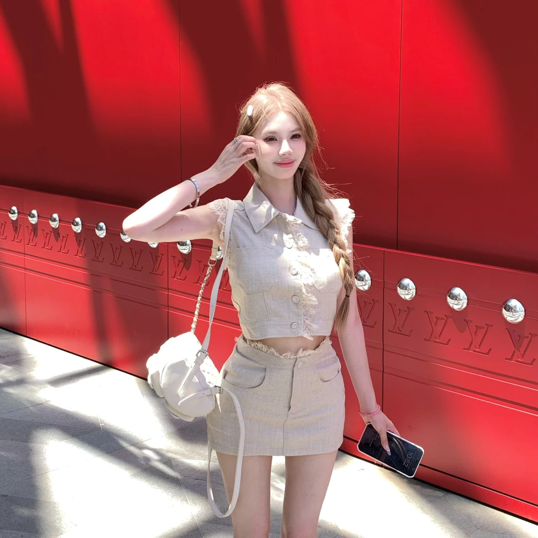 XIAOXIN【香香时代】夏季透气舒适蕾丝边拼接套装上衣LWJ25C3TZ2056