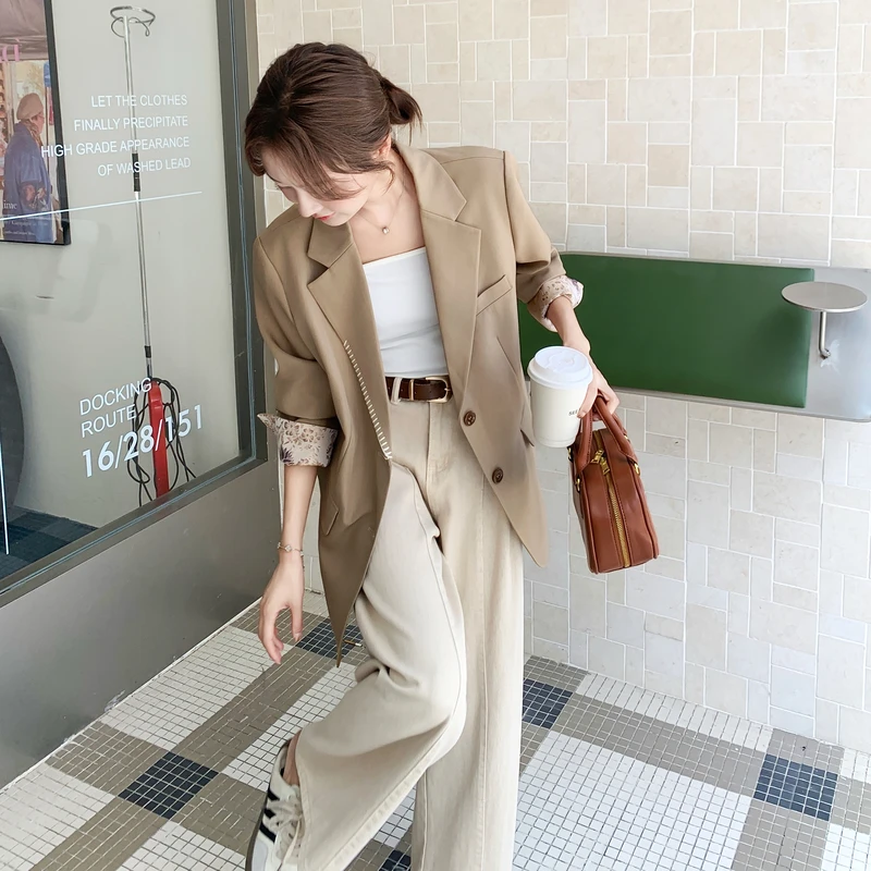 卡其色设计感休闲西装外套女2025秋季新款潮流时髦范减龄百搭西服