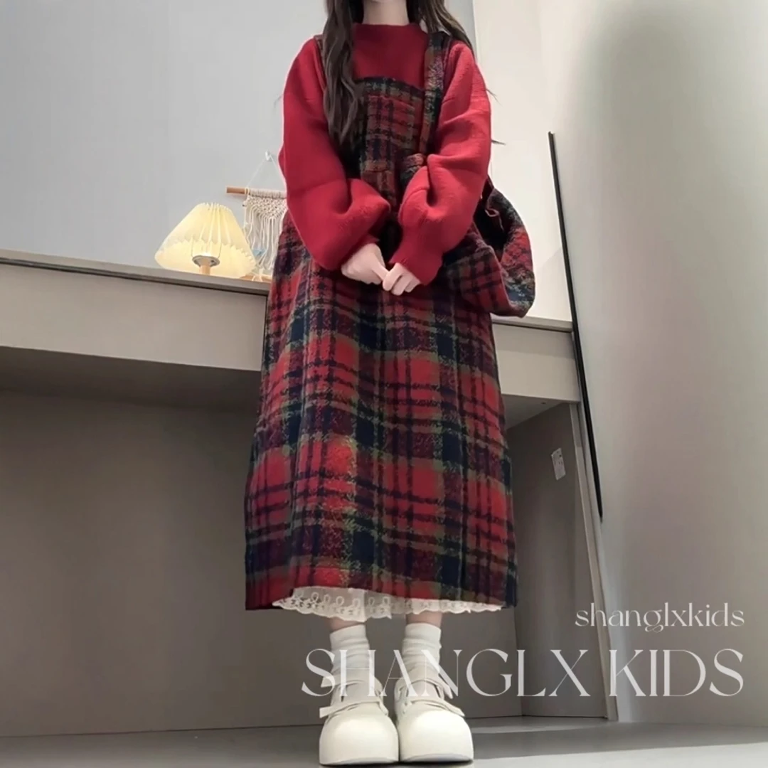 女童格子呢绒背带裙毛衣套装2025冬季儿童红色年服厚连衣裙两件套