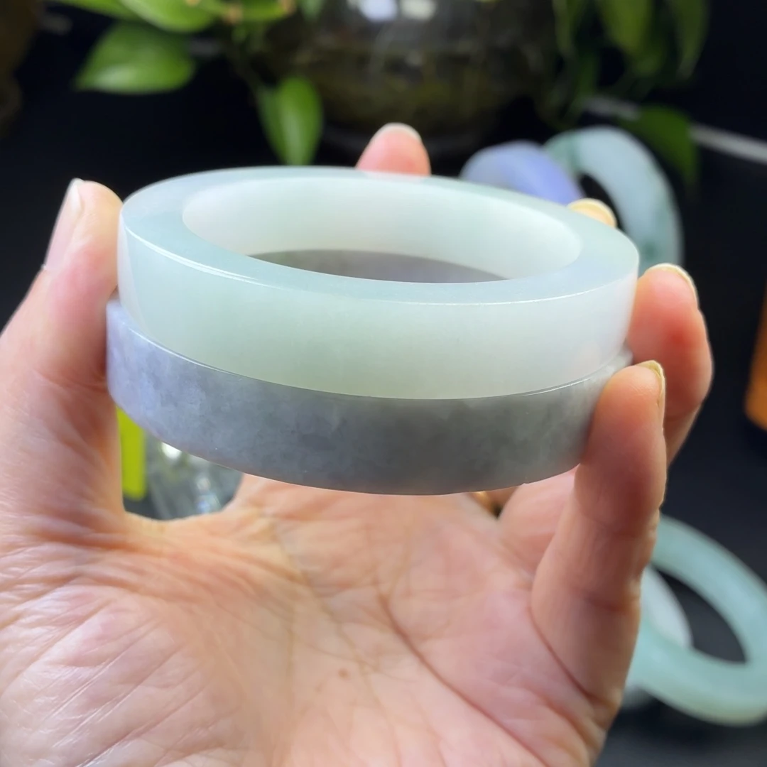 定制翡翠未镶嵌翡翠手镯