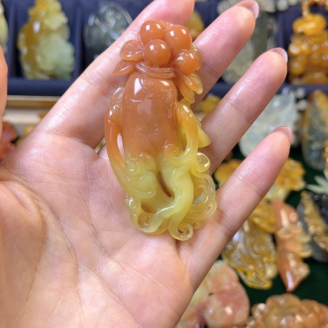 一***瑰蛇纹石玉未镶嵌颈饰