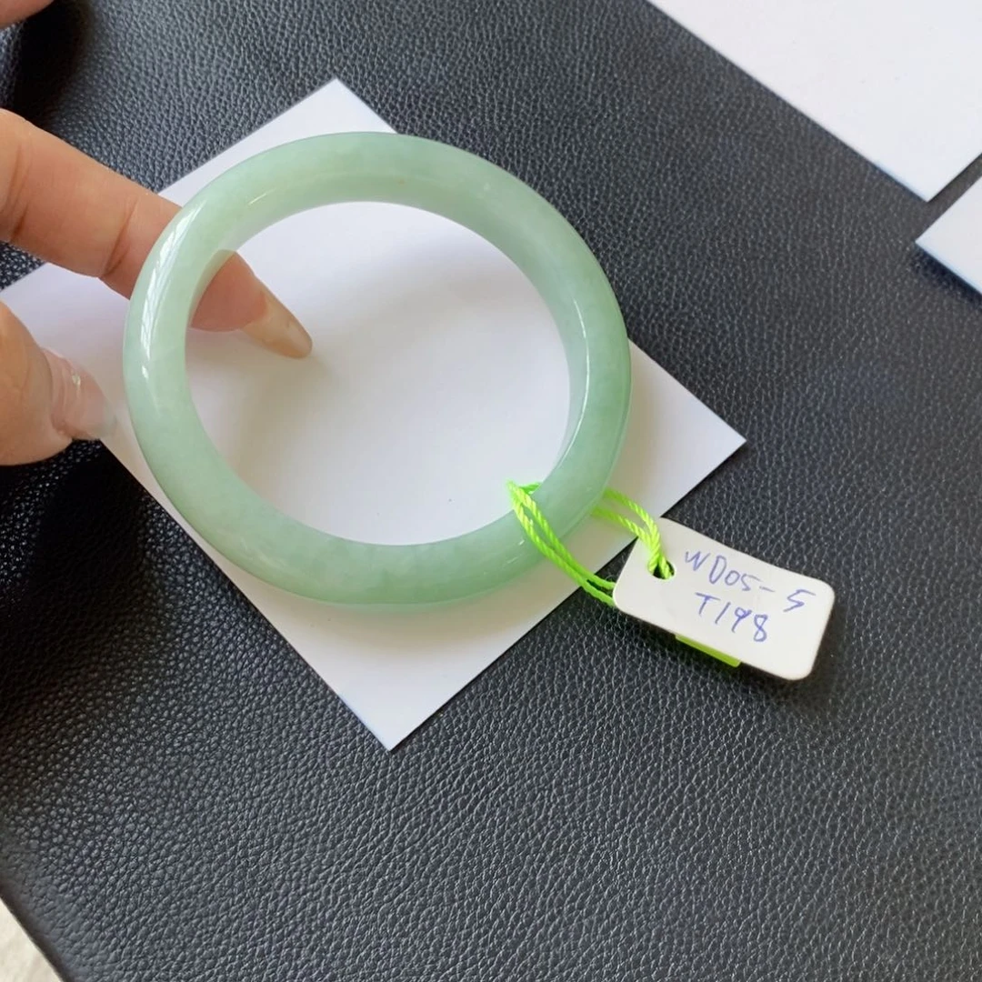 翡翠手镯未镶嵌58-59圈口