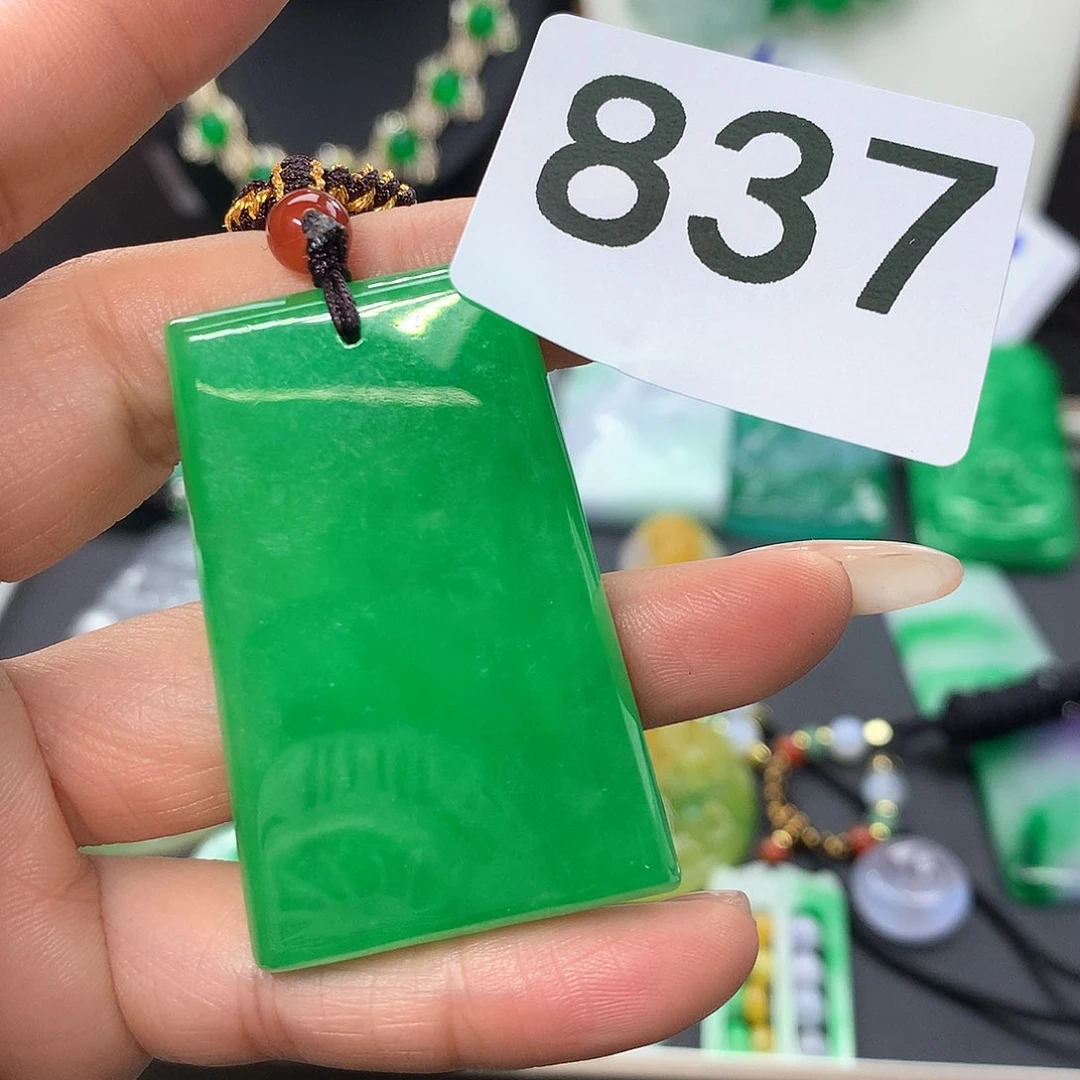 翡翠颈饰未镶嵌我