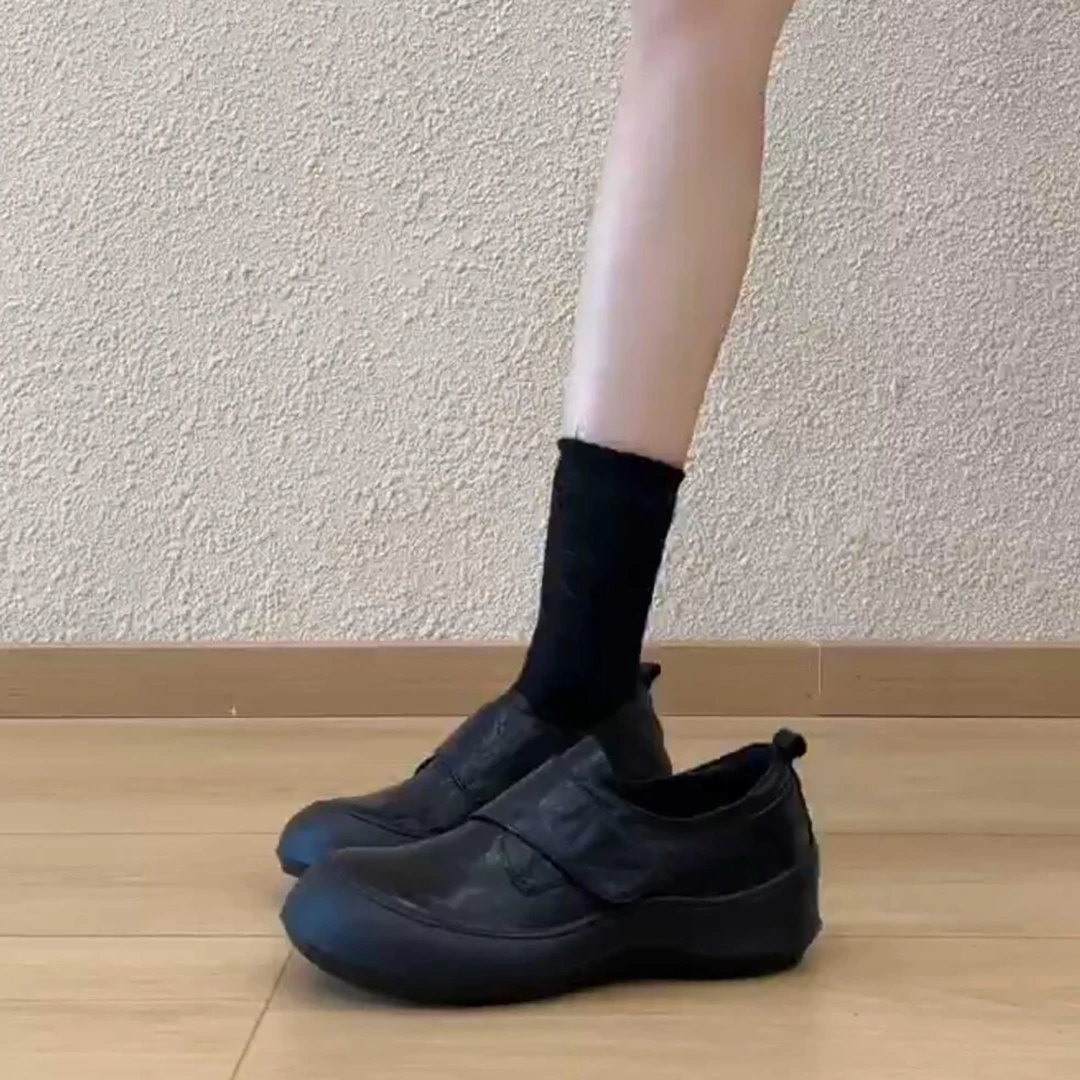 复古圆头厚底黑色小皮鞋女2025秋新款休闲运动魔术贴通勤舒适单鞋