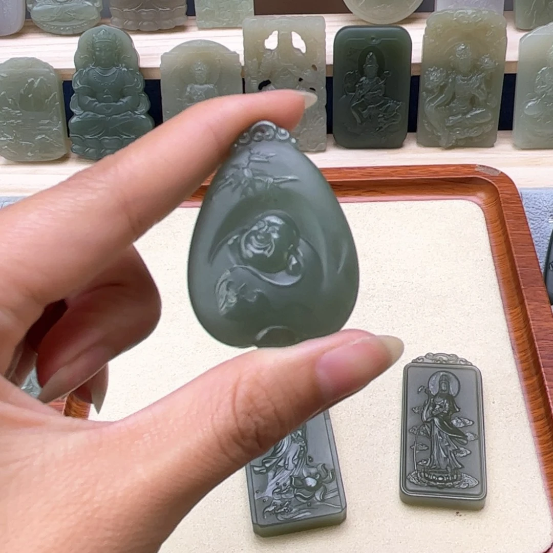 和田玉未镶嵌颈饰大****头