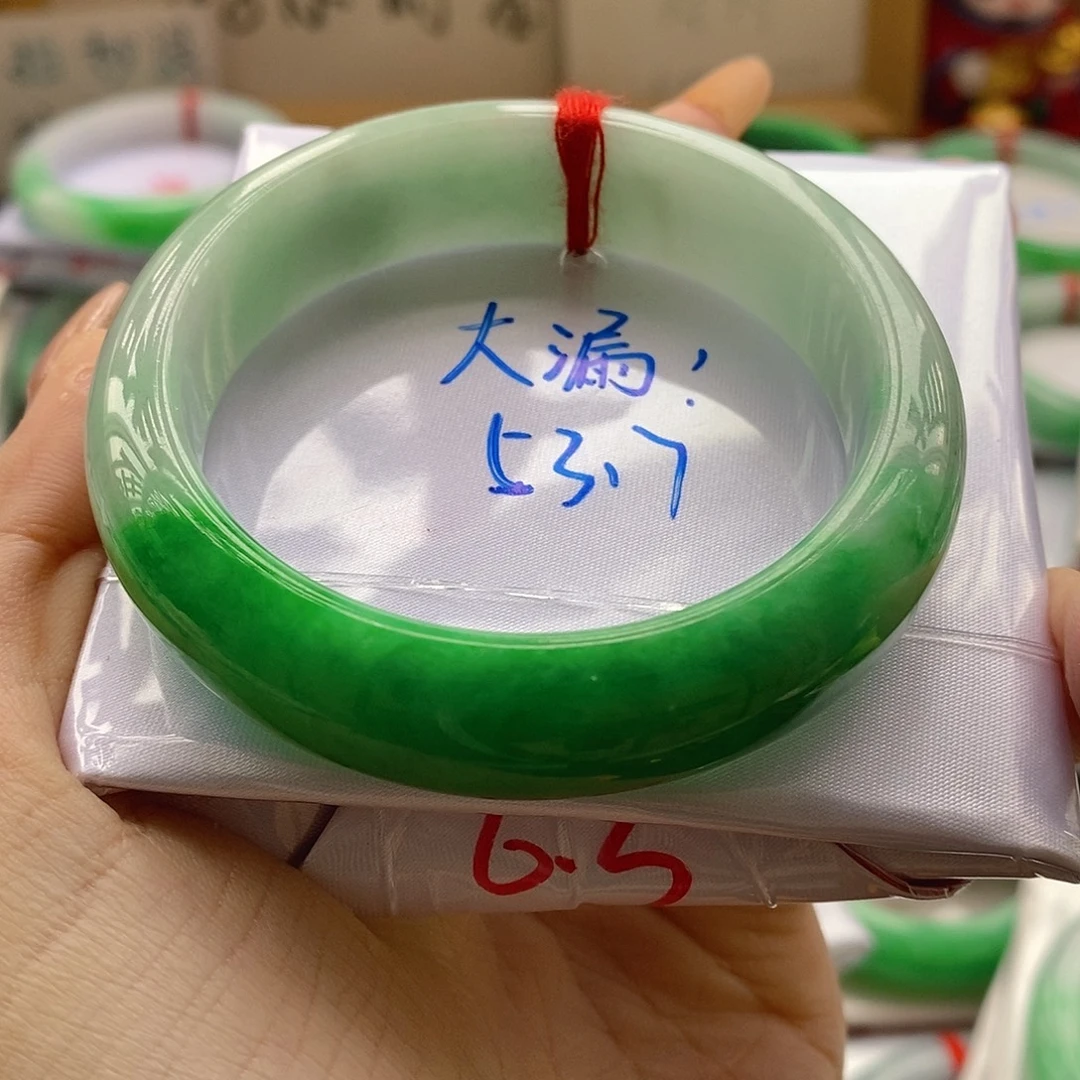 g***x翡翠未镶嵌手镯分