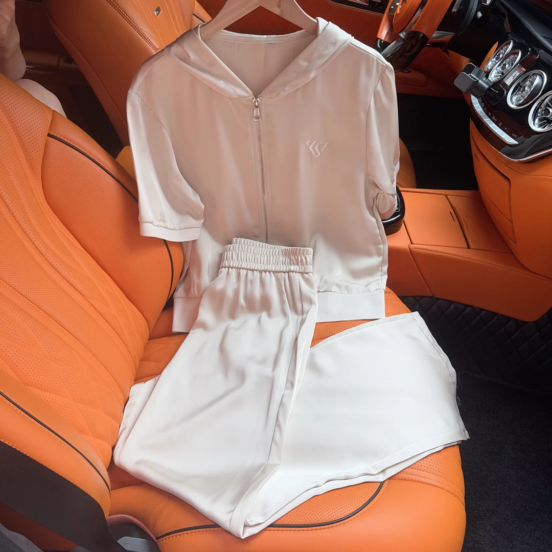 742#深圳南油原创运动风时尚连帽轻奢显瘦套装