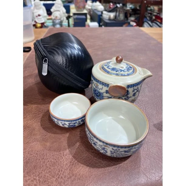 054缠枝莲象牙白一壶二杯旅行茶具