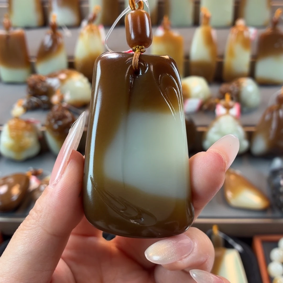 狂***1和田玉未镶嵌颈饰