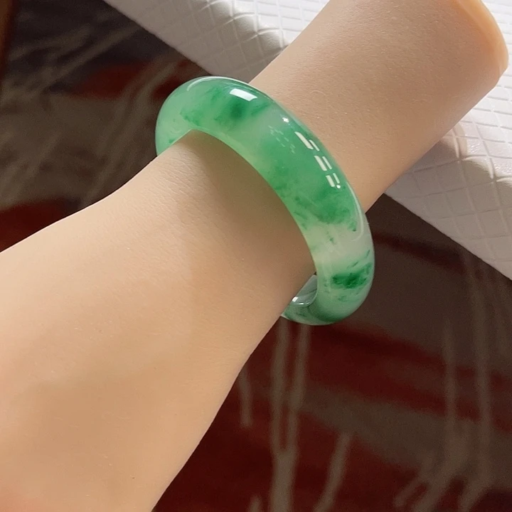 石英质玉未镶嵌手镯