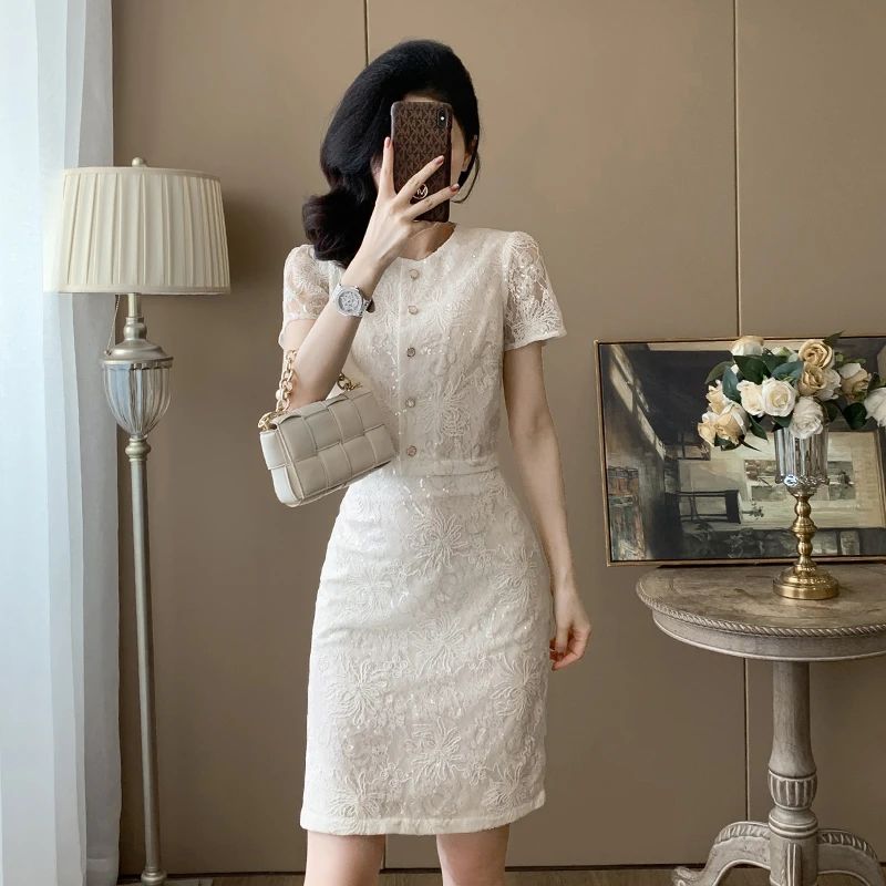2025夏季新款法式复古蕾丝拼接短袖连衣裙女时尚气质减龄显瘦裙子